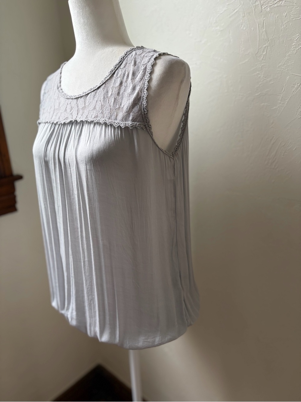 Prontomoda Giusy Made in Italy Silk Blend Lace Sleeveless Blouse Gray S - Picture 5 of 11